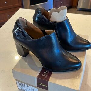 Clarks size 11 booties Kadri Dylan. Brand new